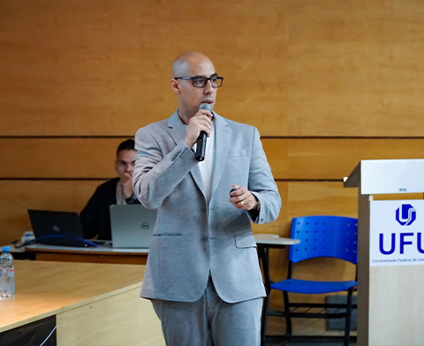 Ufu –  Palestra O Oceano Azul das Perícias